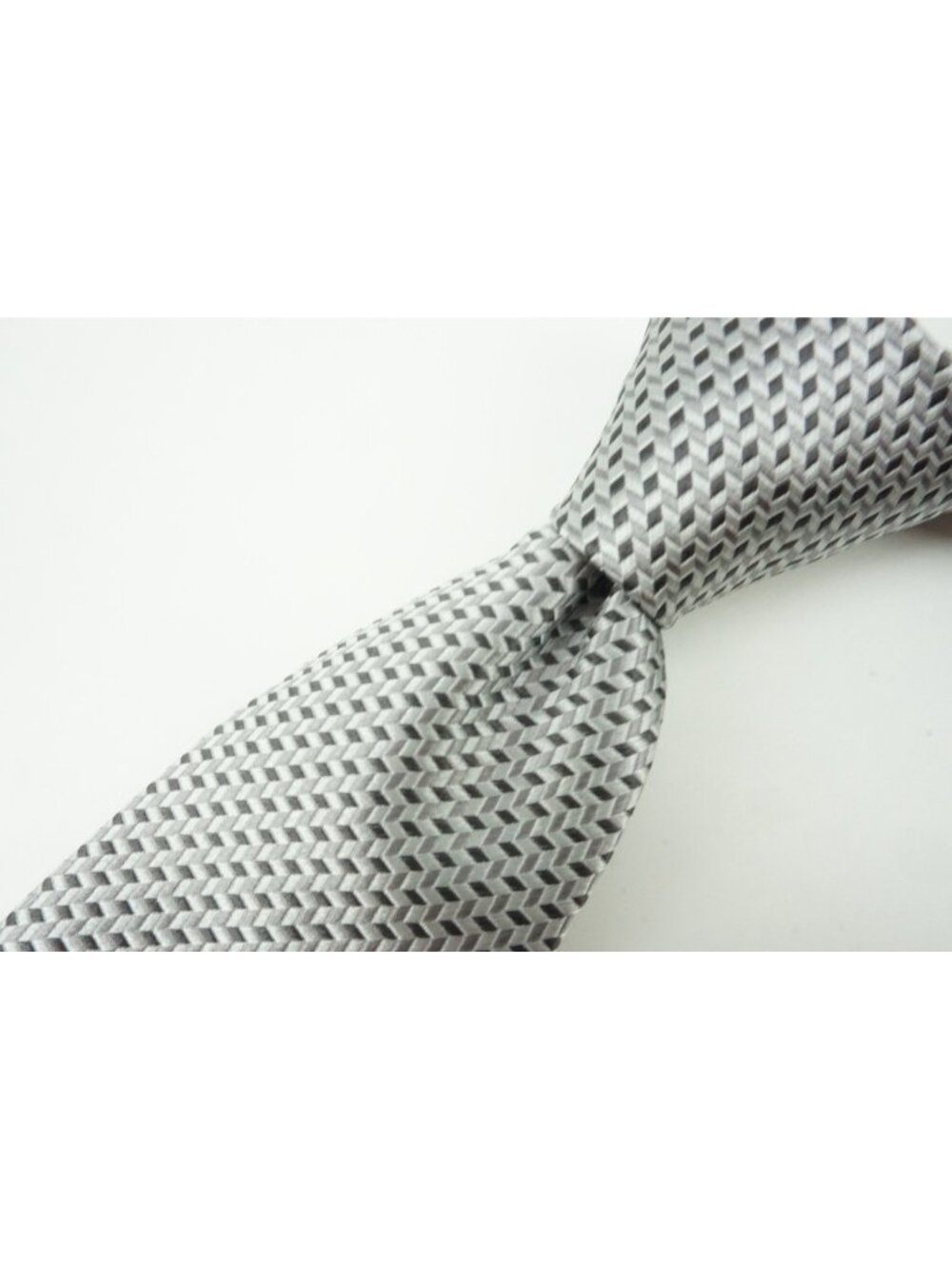 Canali Stainless Graphite Gray Geometric Silk Tie Brand New With Tags